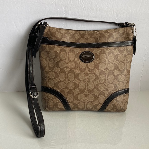 Coach Handbags - Coach Vintage Coated Canvas Peyton Crossbody Bag F18926